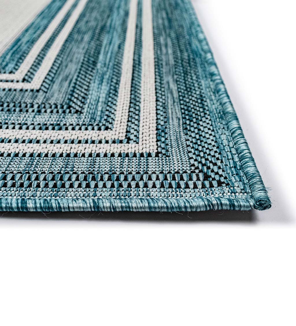 Indoor/Outdoor Textured Polypropylene Border Rug