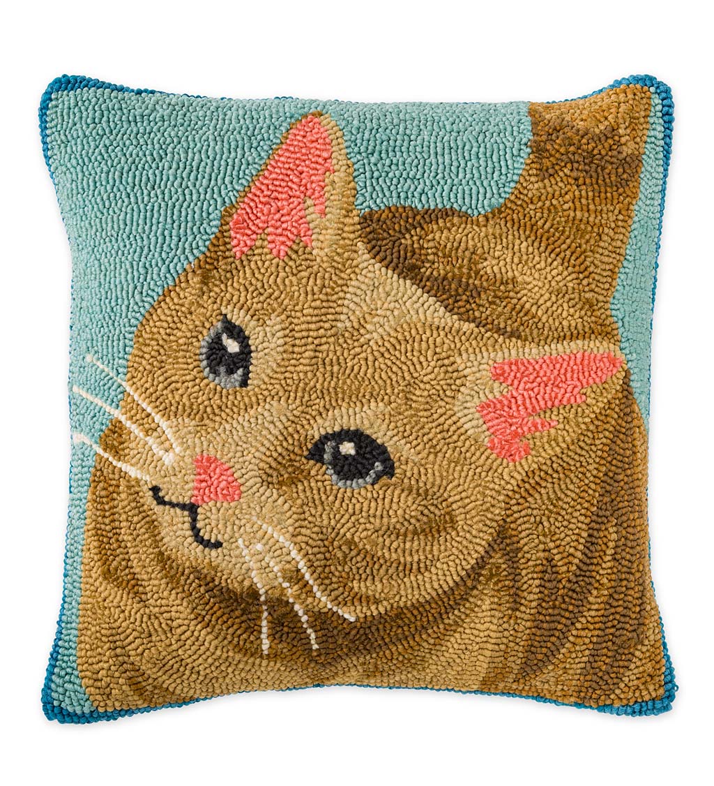 Indoor/Outdoor Hooked Polypropylene Cat Throw Pillow