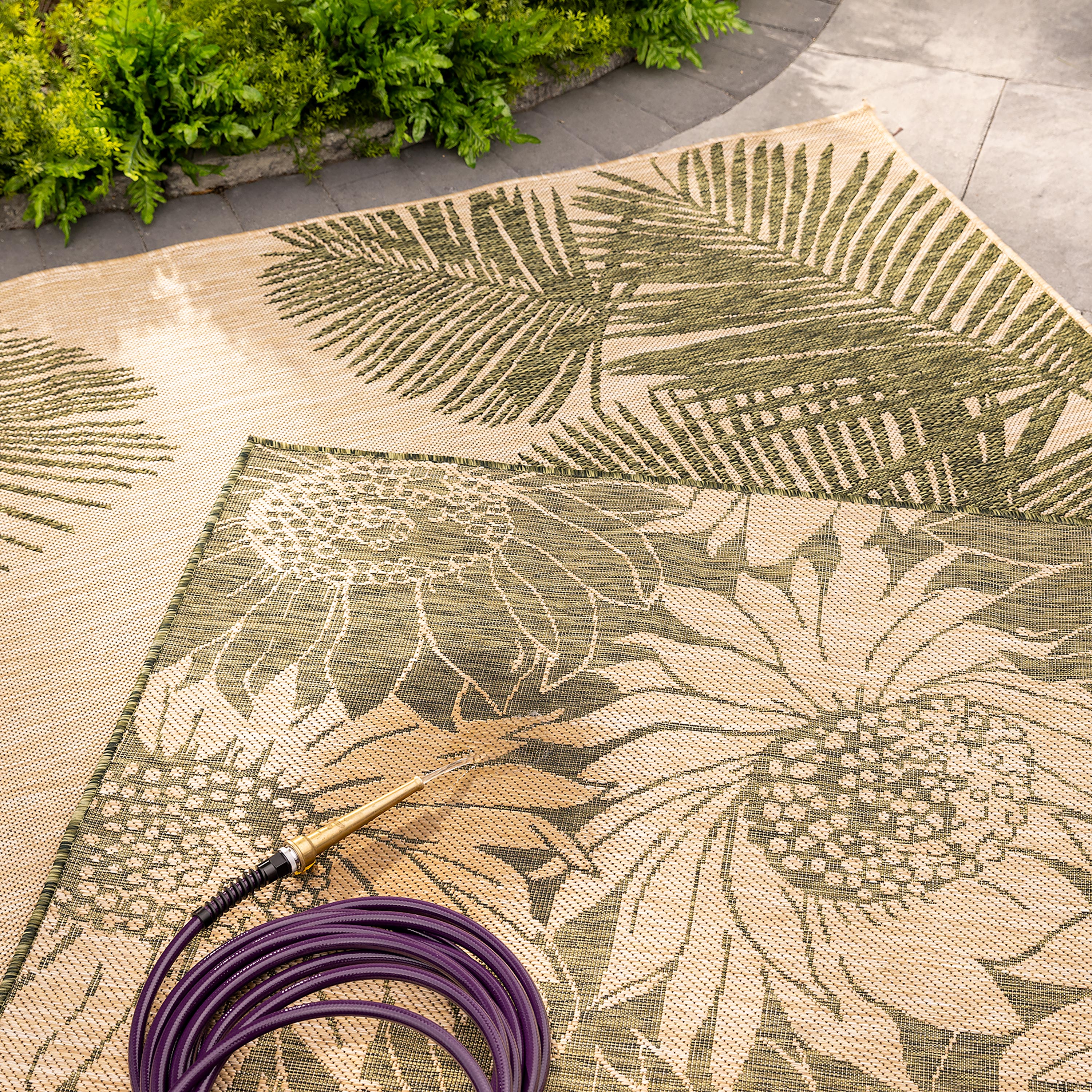 Indoor/Outdoor Sunflower Rug