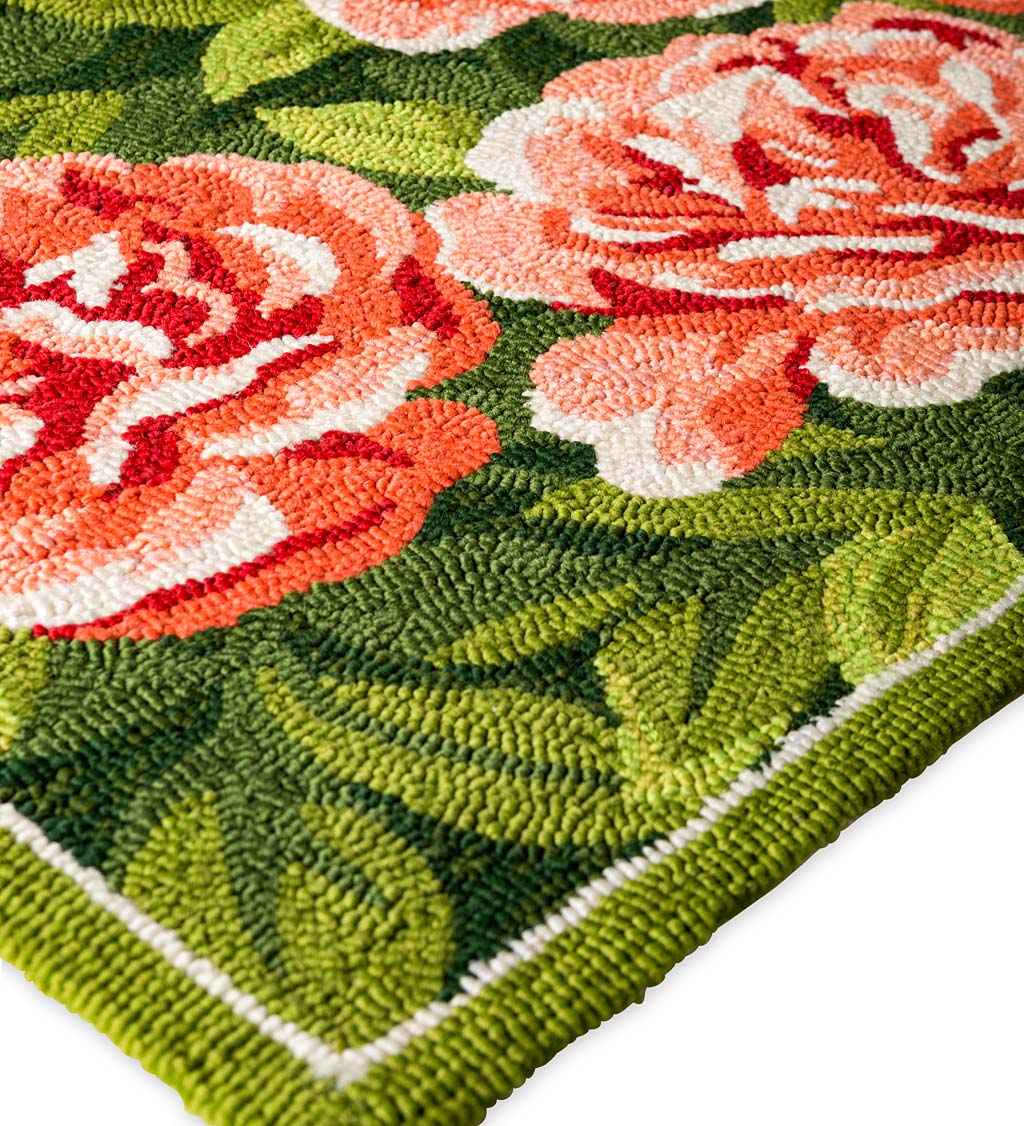 Indoor/Outdoor Antique Rose Hooked Polypropylene Accent Rug