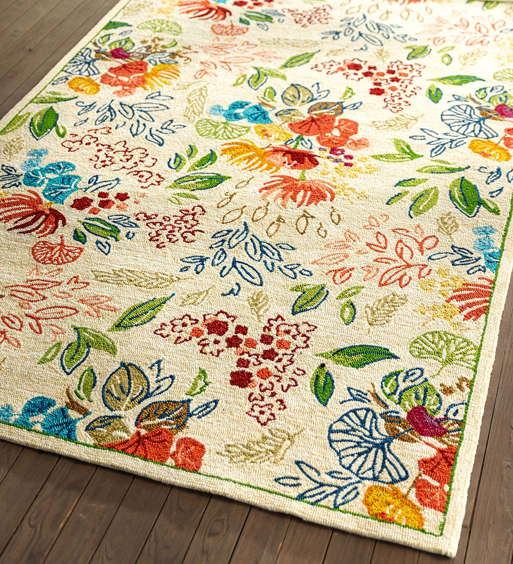 Indoor/Outdoor Flower Field Polypropylene Rug