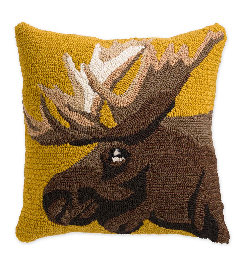 Indoor/Outdoor Hooked Polypropylene Moose Throw Pillow