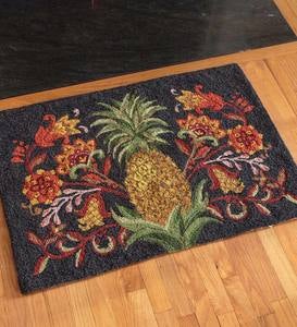 Hand-Hooked Wool Pineapple Accent Rug