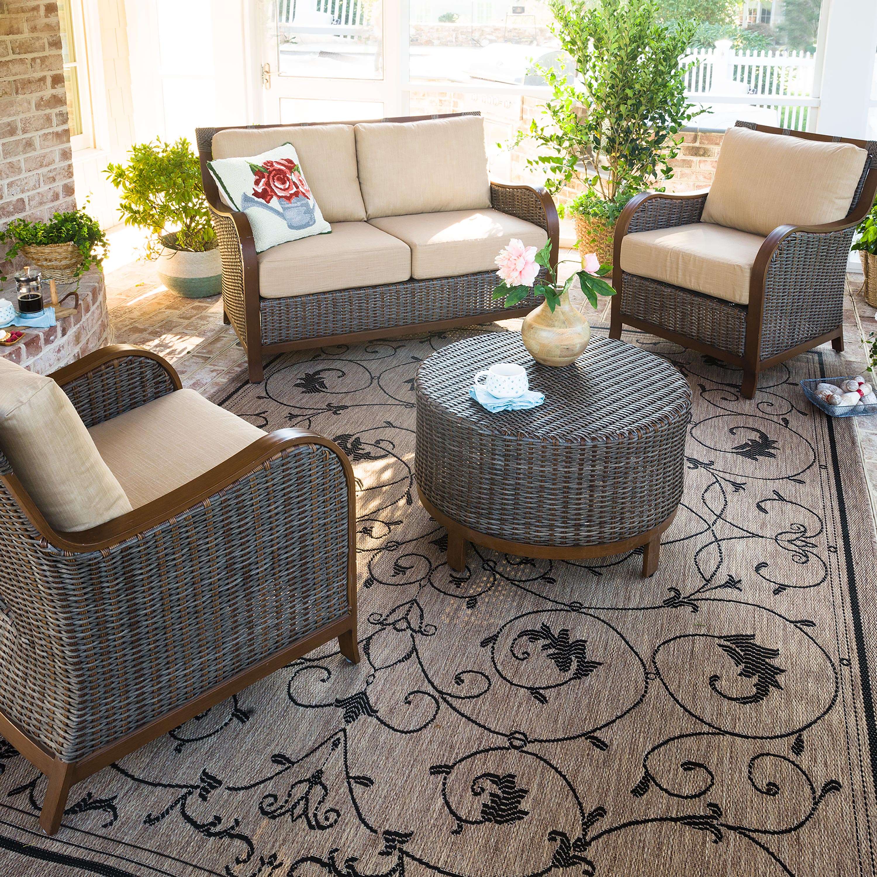 Veranda Scroll Indoor/Outdoor Rug