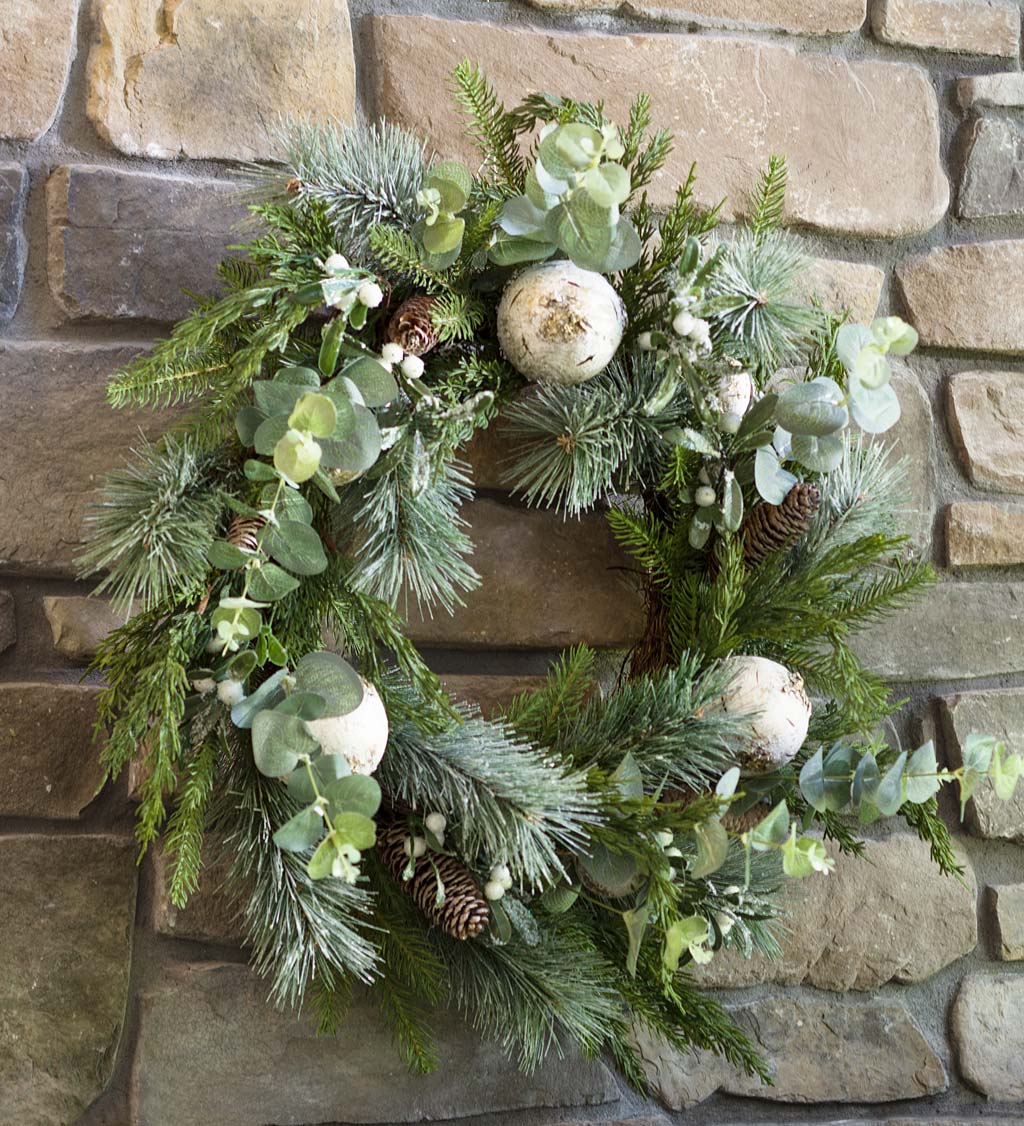 Belle Meade Snow-Kissed Holiday Wreath