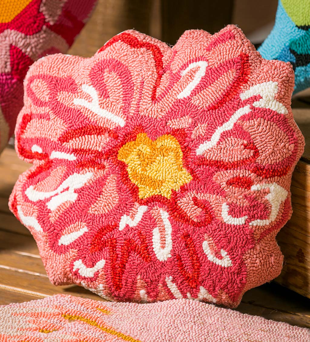 Pink Flower Shaped Hooked Throw Pillow