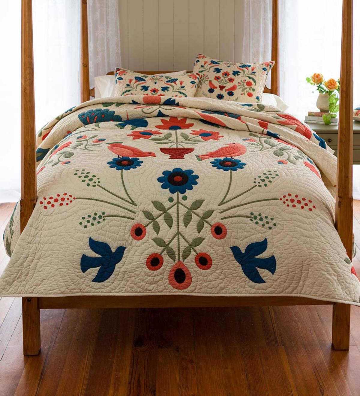 Full/Queen Ansley Folk Art Quilt Set in Cream