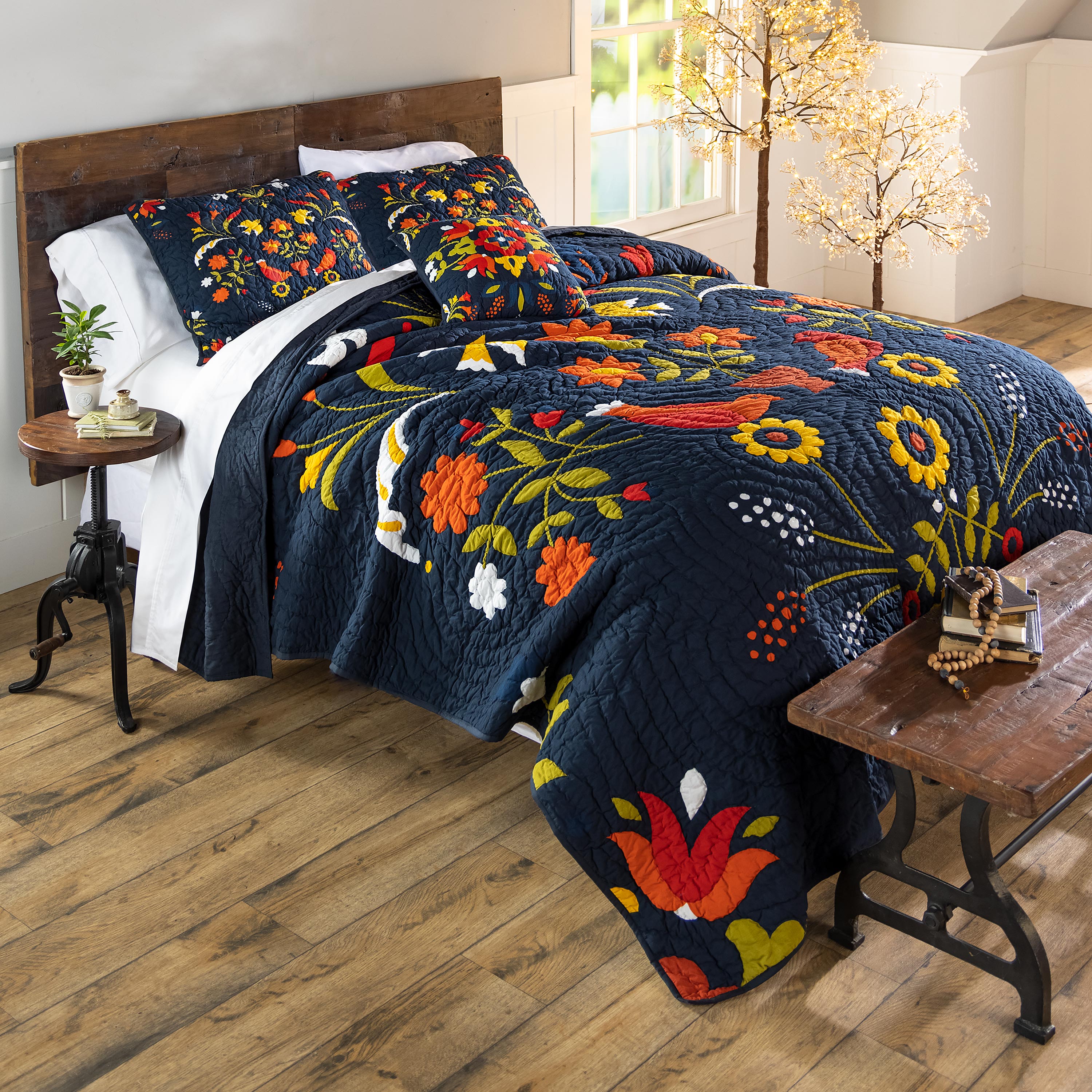 King Ansley Folk Art Quilt Set