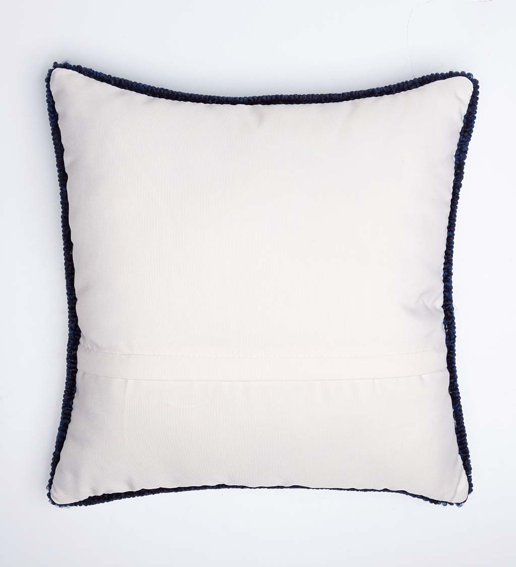 Indoor/Outdoor Blue Daisy Hooked Polypropylene Throw Pillow