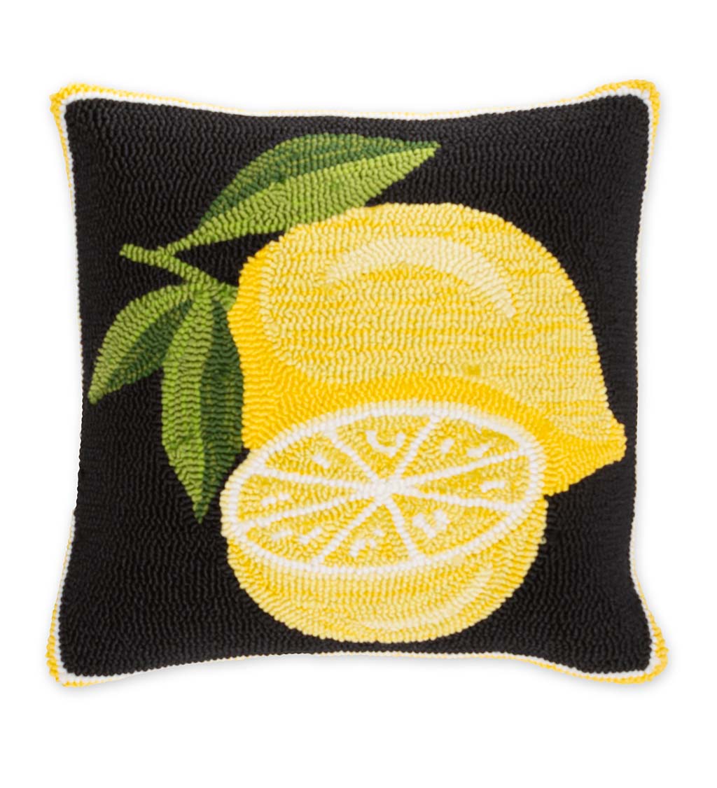 Indoor/Outdoor Hooked Polypropylene Lemon Throw Pillow