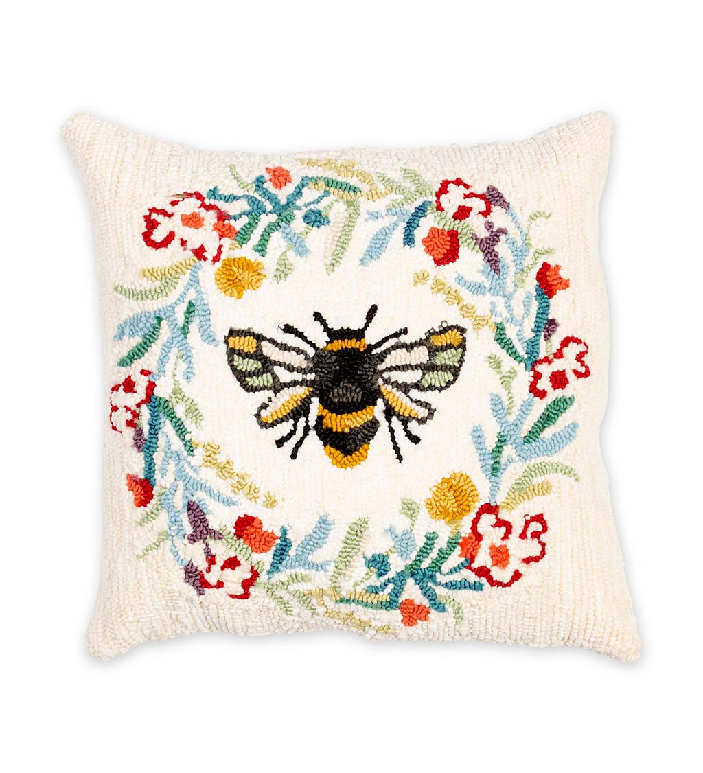 Indoor/Outdoor Hooked Polypropylene Buzz Honey Bee Throw Pillow