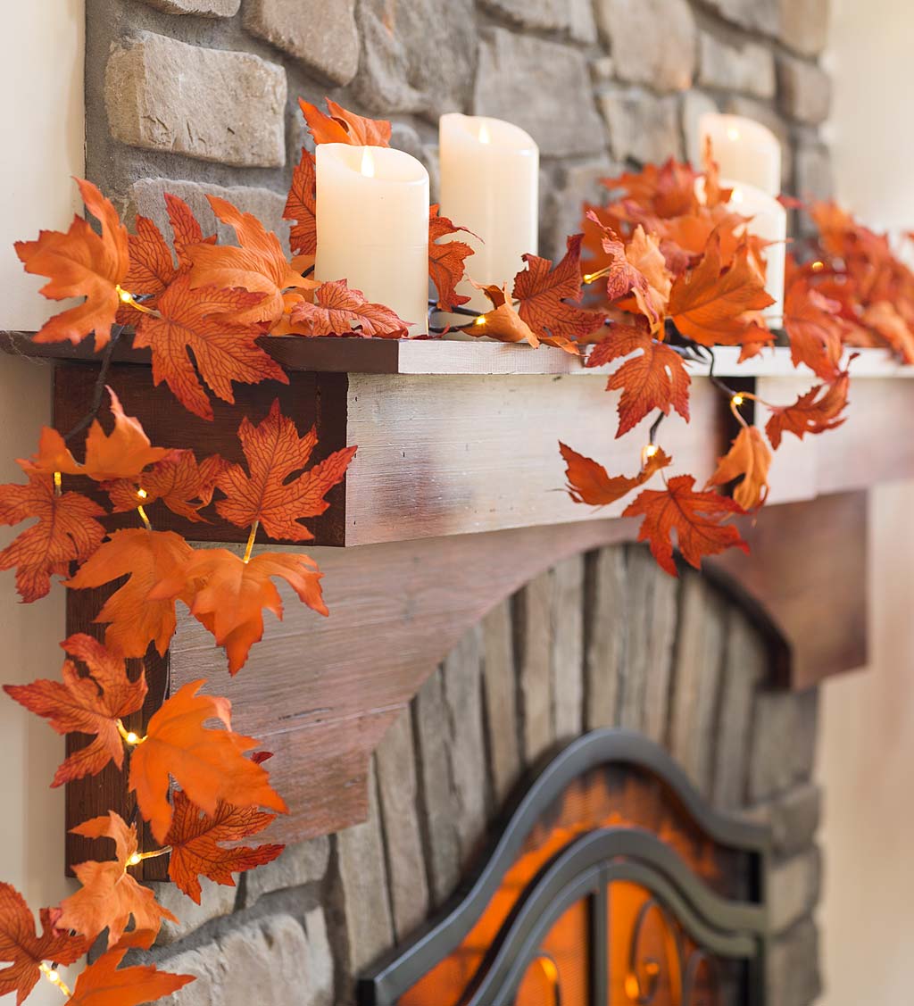 Indoor/Outdoor Lighted Maple Leaf Garland with 24 Lights