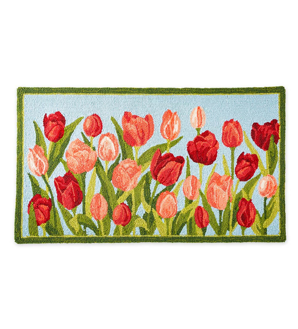 Indoor/Outdoor Pink Tulips Hooked Polypropylene Accent Rug
