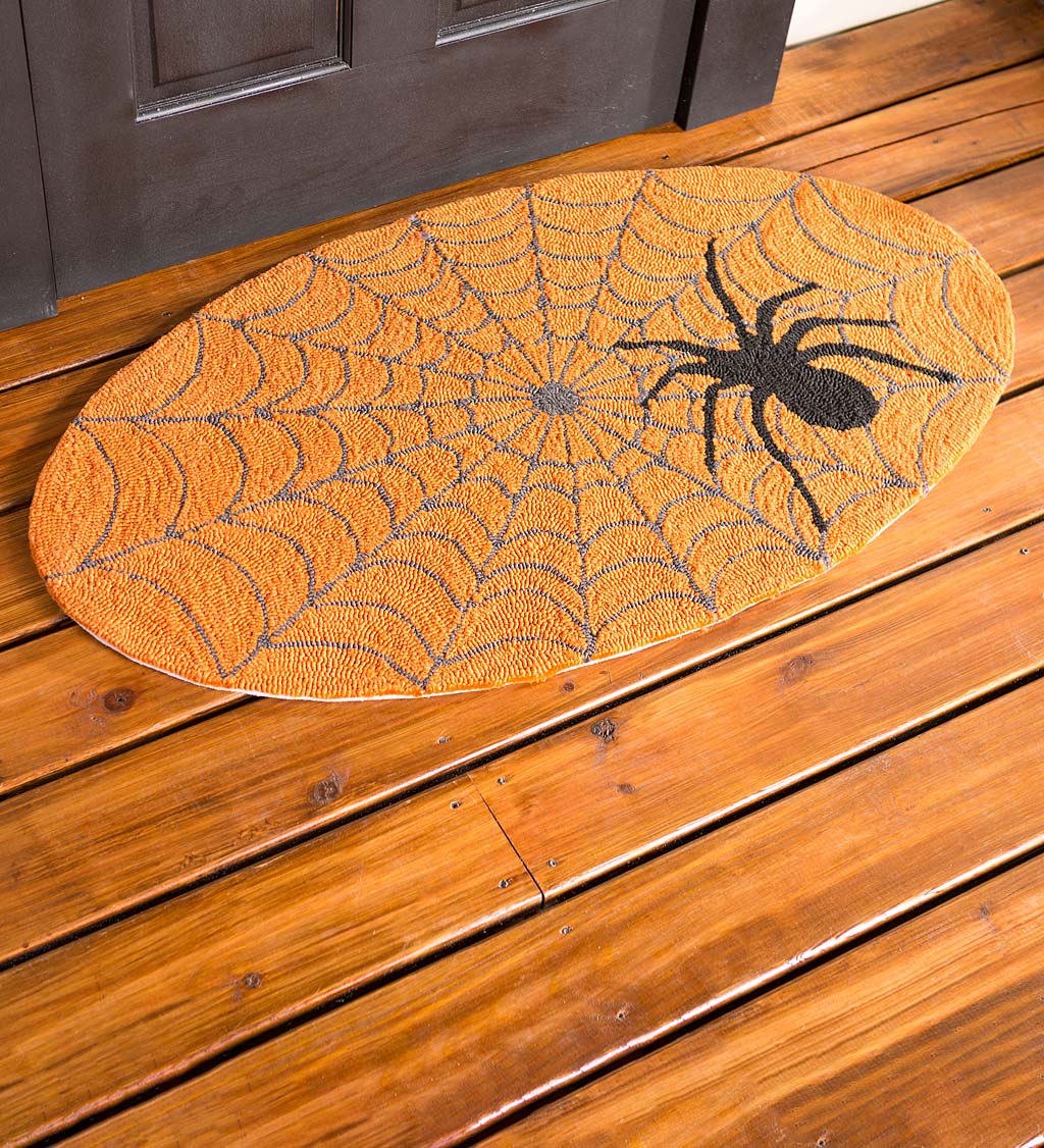 Indoor/Outdoor Halloween Spider Web Hooked Oval Accent Rug
