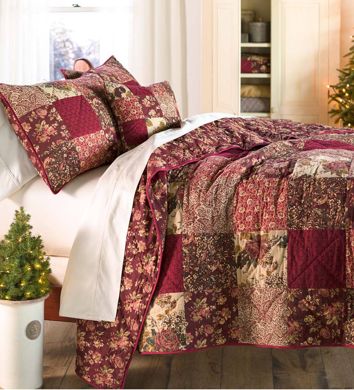 King Cranberry Floral Patchwork Quilt Set