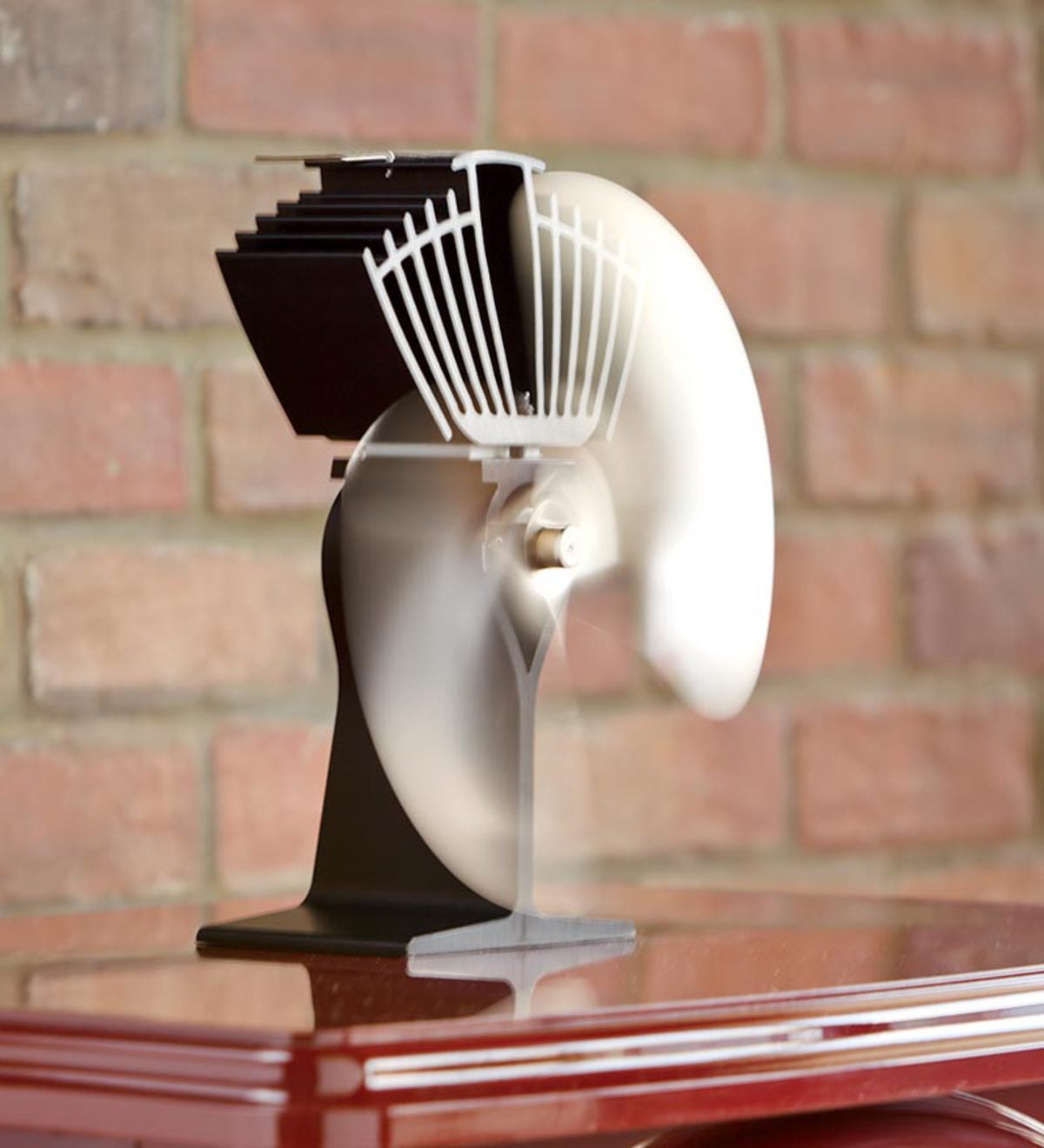 Small Caframo Heat-Circulating Stove-Powered Ecofan