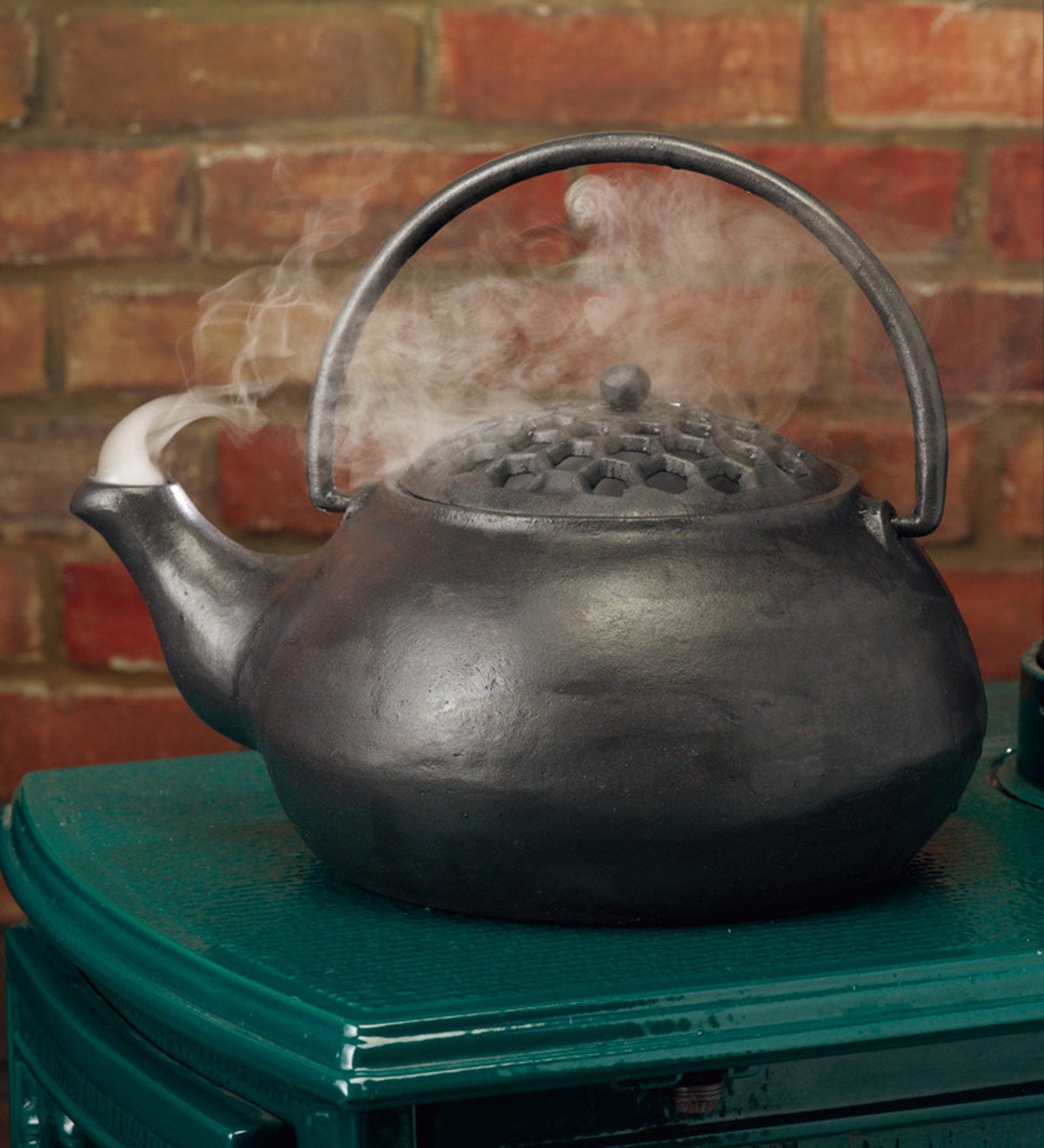 Cast Iron Wood Stove Kettle Steamer with Lattice Design