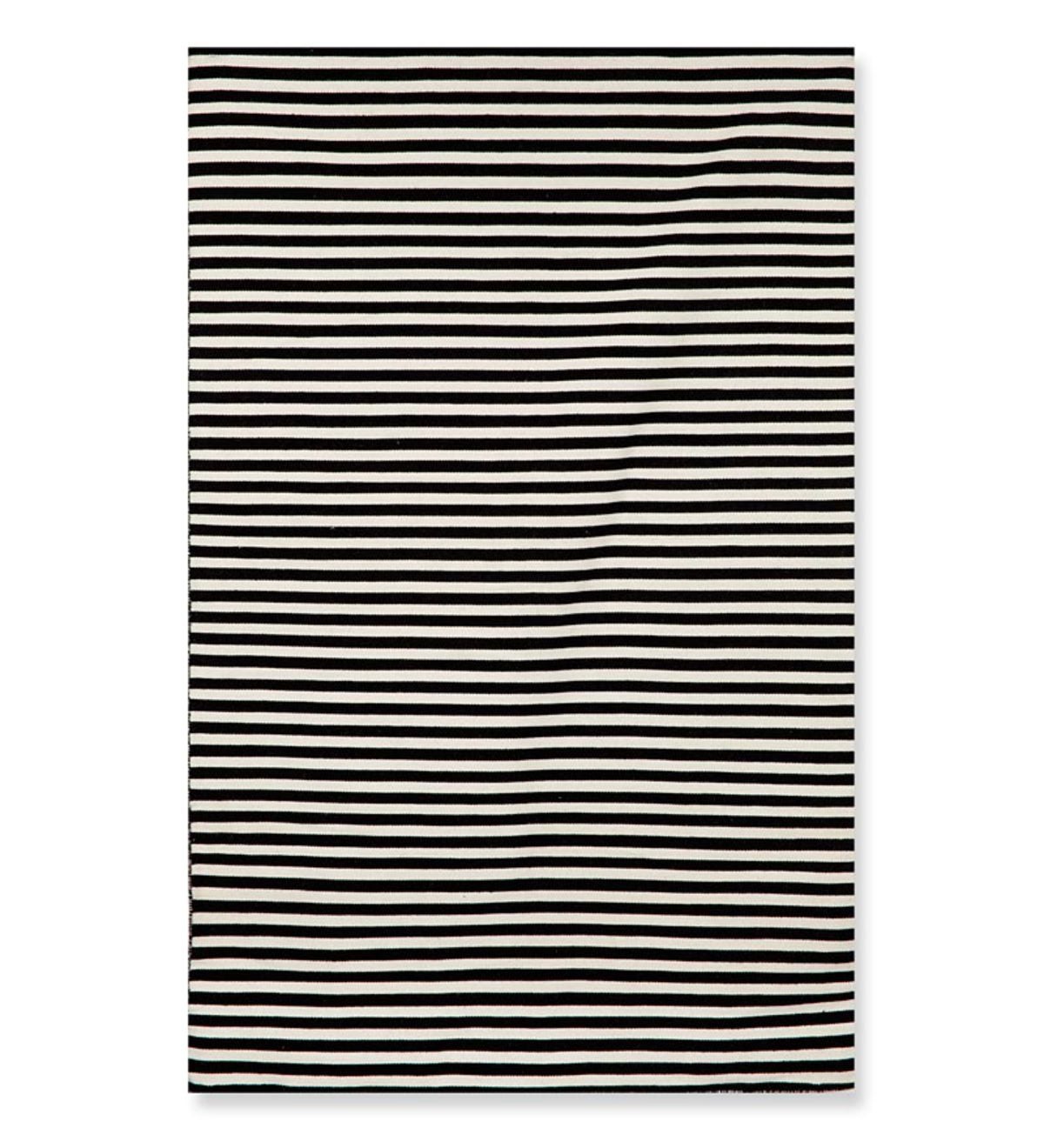 7'6”x 9'6”Sorrento Mini Stripe Indoor/Outdoor Rug - Black