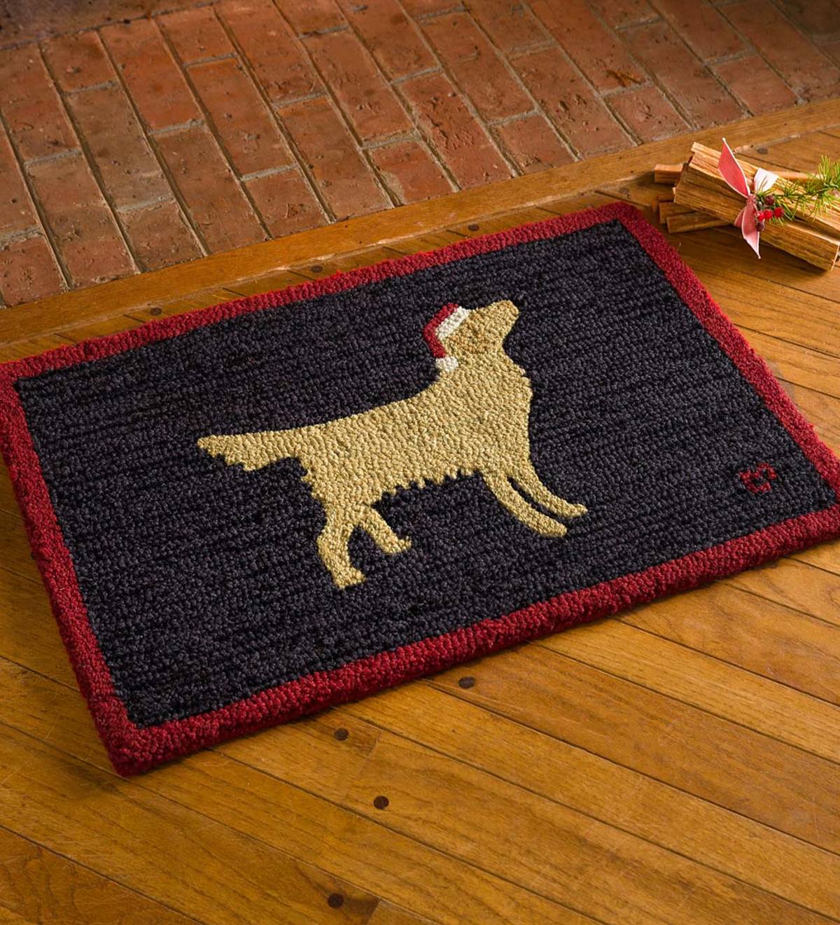 Hooked Wool Holiday Golden Retriever Santa Accent Rug
