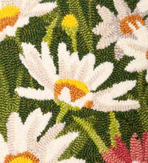 Indoor/Outdoor Daisy Walk Hooked Polypropylene Accent Rug