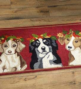Indoor/Outdoor Holiday Hounds Hooked Polypropylene Accent Rug