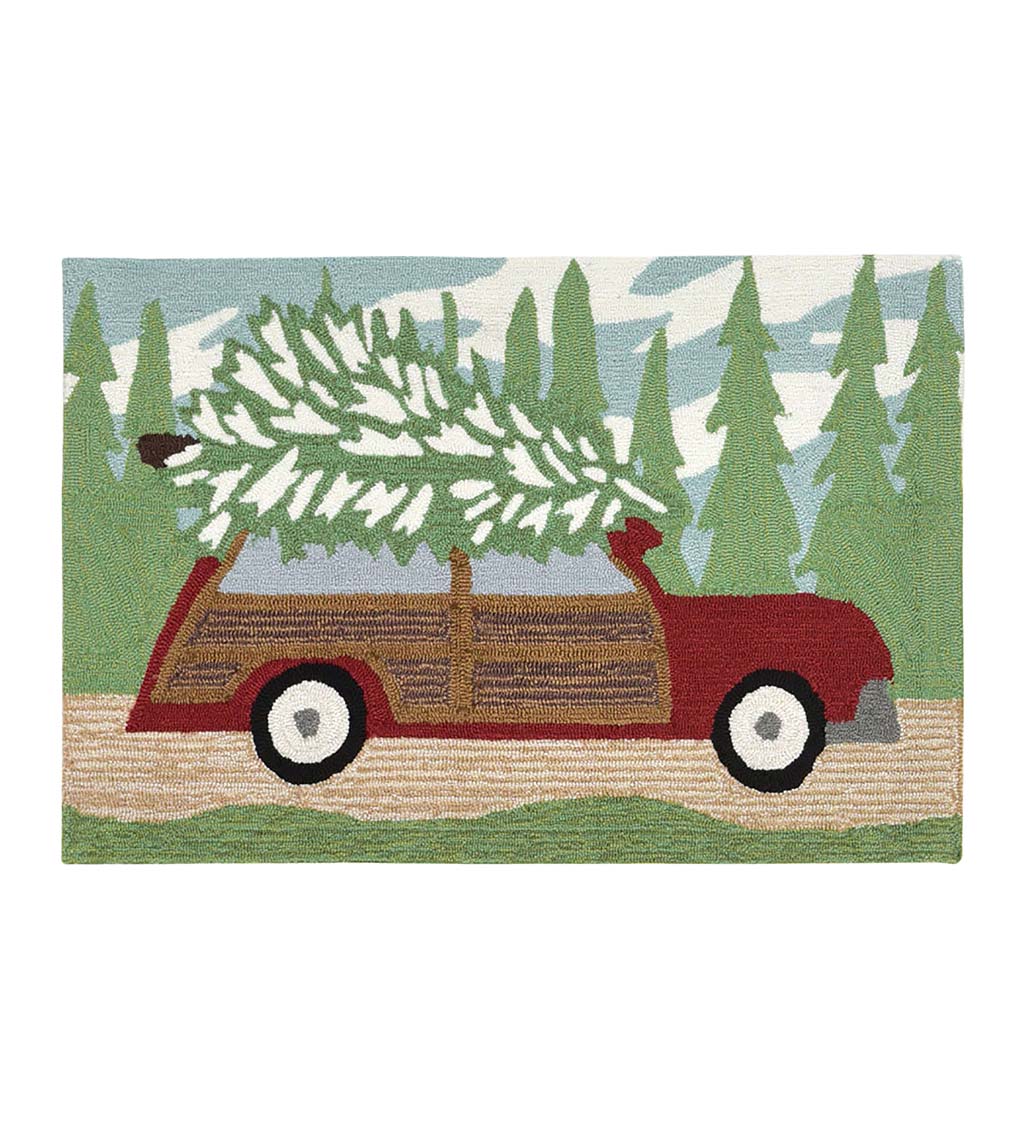 Indoor/Outdoor Synthetic Blend Woody Wagon with Christmas Tree Holiday Rug, 24" x 36"