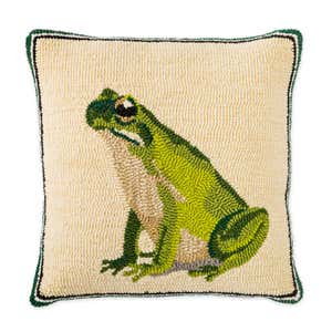 Indoor/Outdoor Frog Hooked Throw Pillow