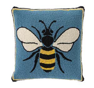 Indoor/Outdoor Busy Bee Hooked Polypropylene Throw Pillow
