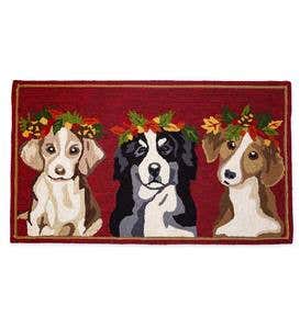 Indoor/Outdoor Holiday Hounds Hooked Polypropylene Accent Rug