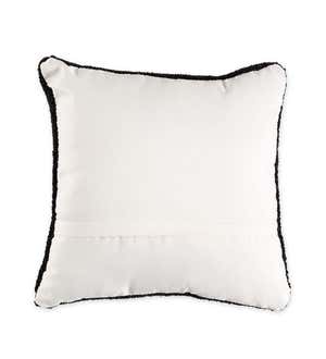Indoor/Outdoor Hooked Polypropylene Poinsettia Throw Pillow