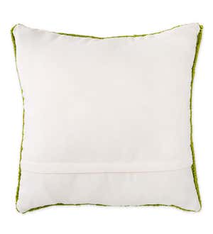 Indoor/Outdoor Iris Hooked Polypropylene Throw Pillow