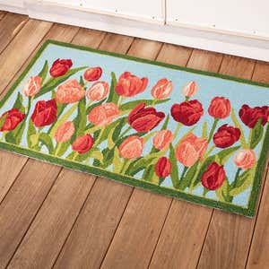 Indoor/Outdoor Pink Tulips Hooked Polypropylene Accent Rug