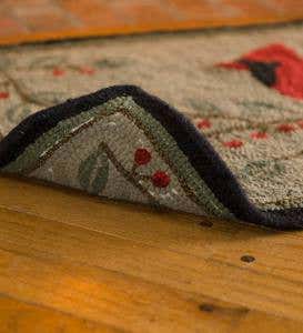 Handmade Winter Cardinal Wool Blend Accent Rug