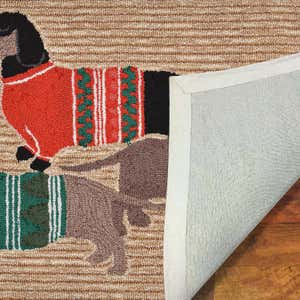 Indoor/Outdoor Hand-Hooked Holiday Sweater Dogs Accent Rug