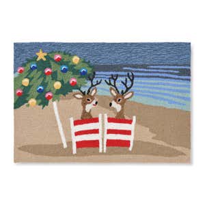 Indoor/Outdoor Hand-Hooked Beach Reindeer Accent Rug