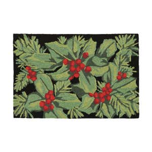 Indoor/Outdoor Hand-Hooked Holly Berry Accent Rug