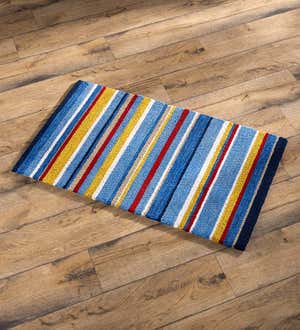 Indoor/Outdoor Cabin Stripe Hooked Polypropylene Accent Rug