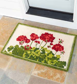 Indoor/Outdoor Geranium Hooked Polypropylene Accent Rug