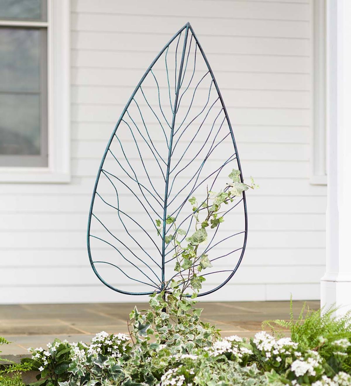 Metal Leaf Shaped Garden Trellis