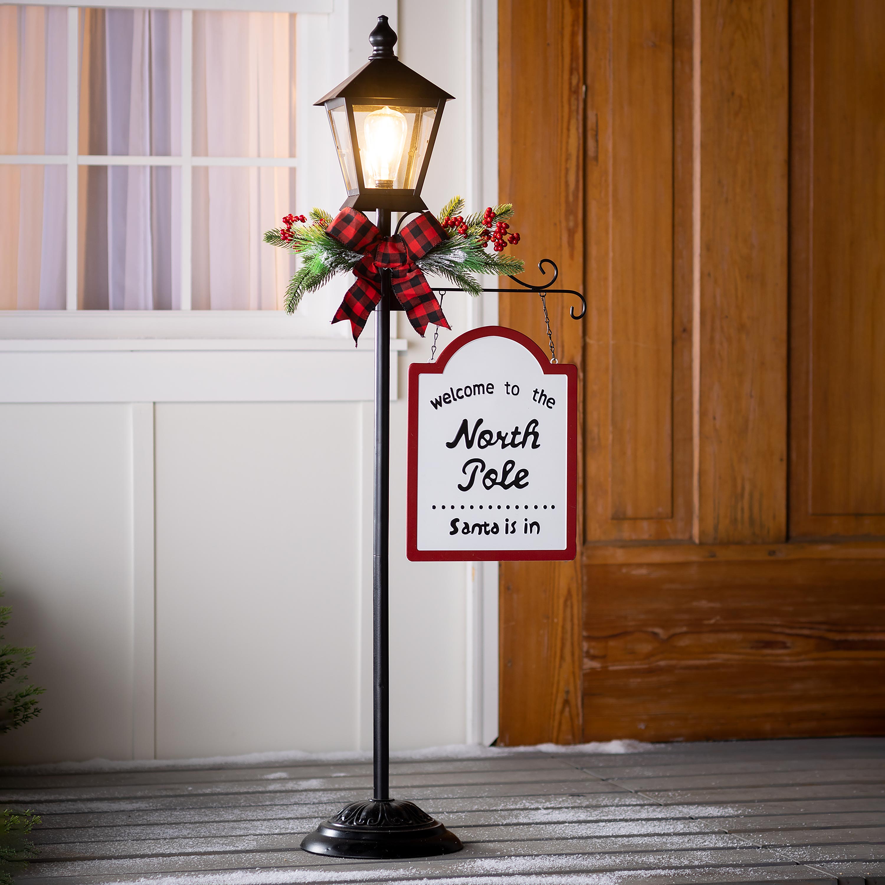 Vintage Holiday Lamppost with Welcome Sign
