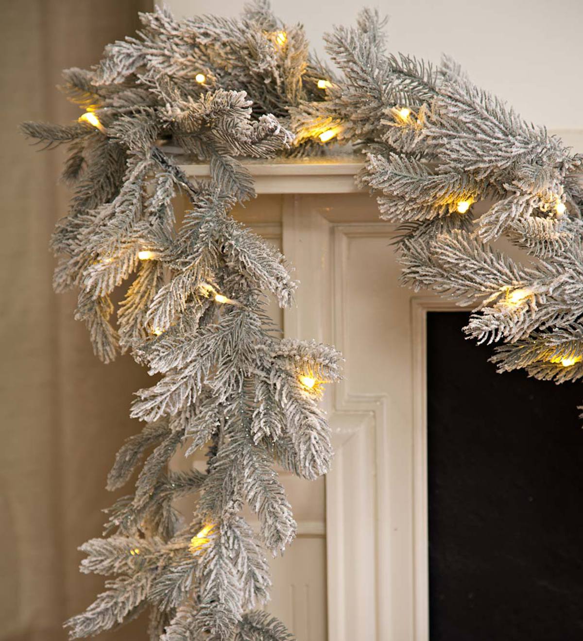 Frosted Grandis Fir Lighted Garland