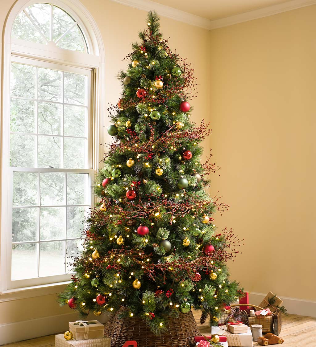 Madison Christmas Tree, 7'6"H with 500 Lights