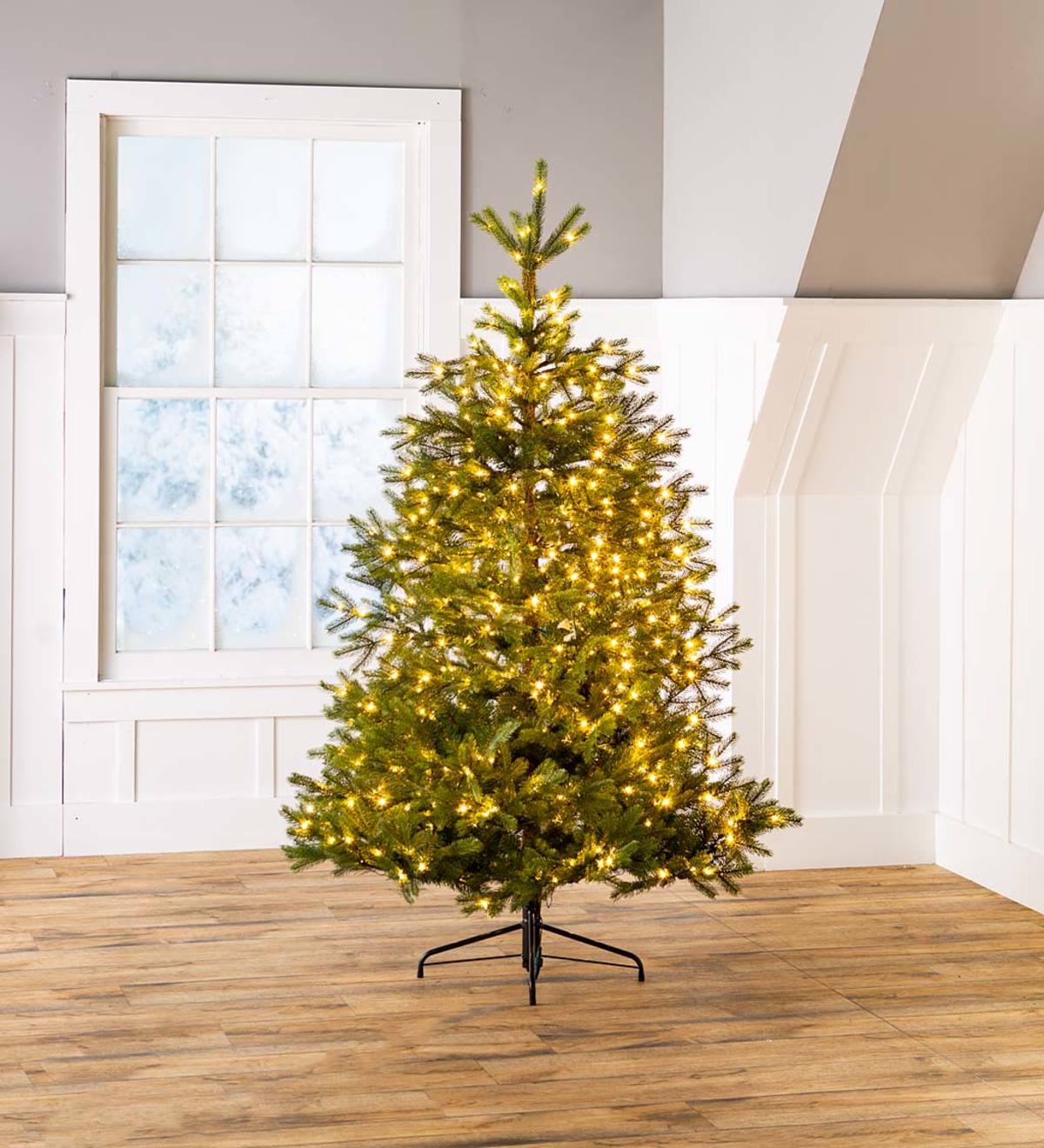 Pre-Lit Arlberg Fir Christmas Tree with Eight Light Functions