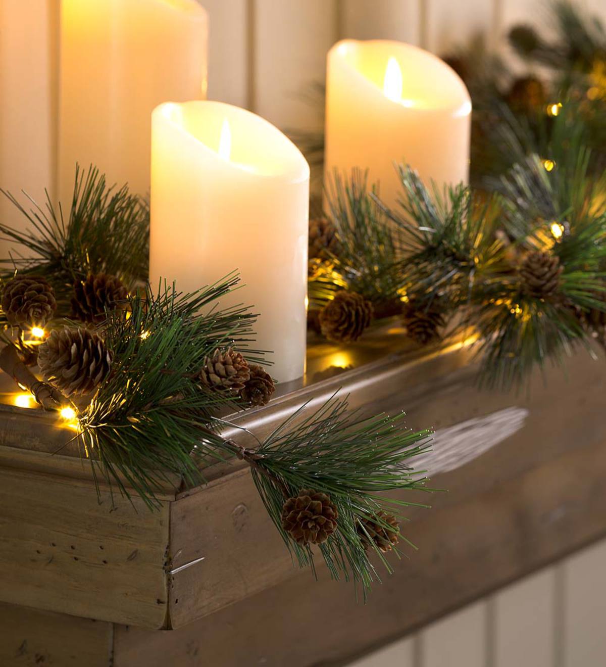 Lighted Pine Cone Garland