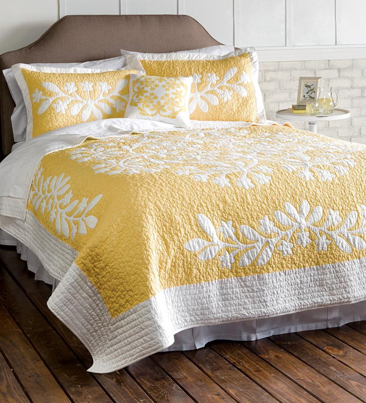 Kayla King Hand Guided Yellow and White Quilt