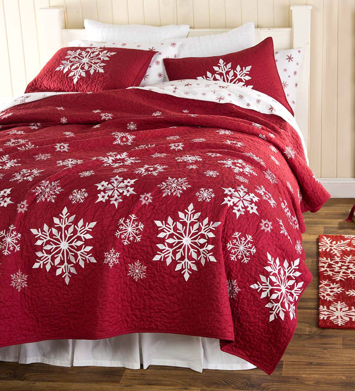 Falling Snow Embroidered Quilt Set, Twin