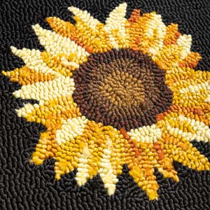 Indoor/Outdoor Sunflower Hooked Polypropylene Accent Rug