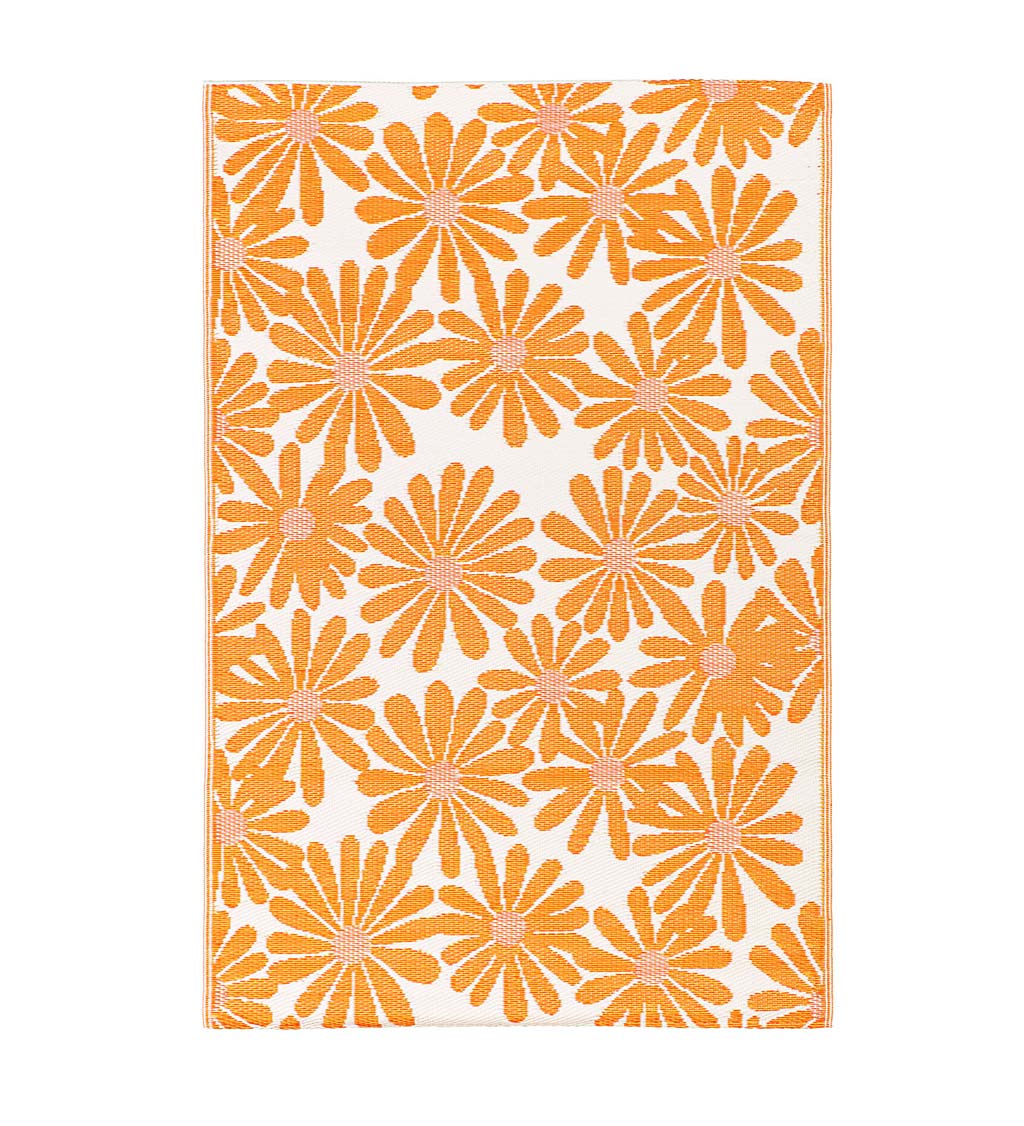 Indoor/Outdoor Orange Floral Polypropylene Reversible Accent Rug