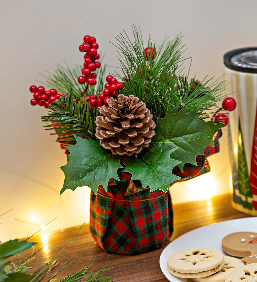 Red Berries and Pinecone Table Decor