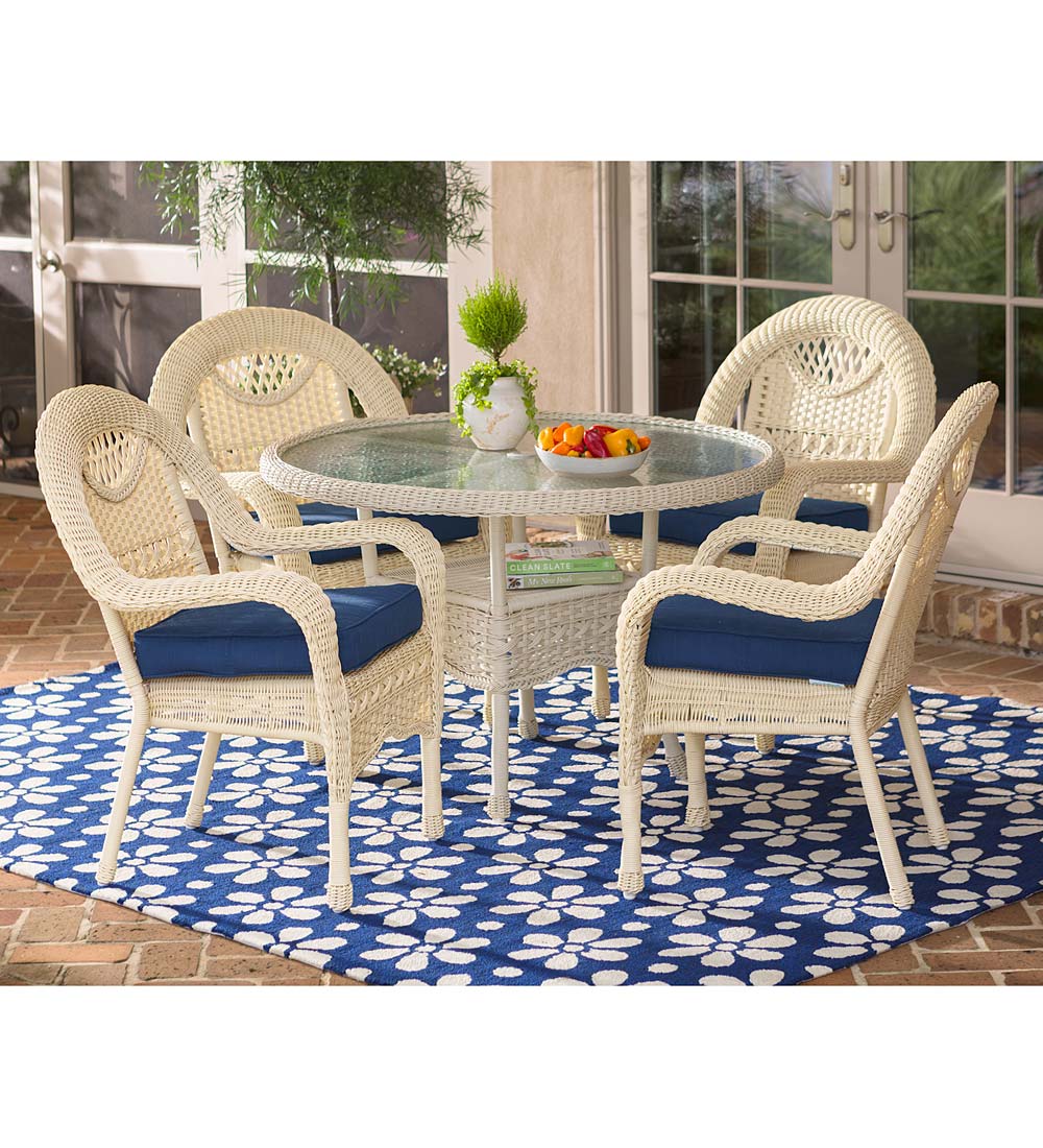 Prospect Hill Round Dining Table and Chairs